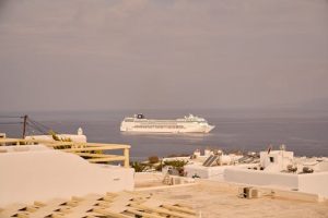 Navigating Holiday Sales Without Overspending Your Budget