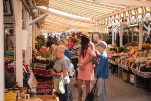 Shopping Locally: The Economic and Community Benefits Explained
