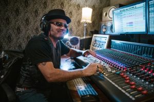 Mastering Improvisation: Spontaneity within Musical Structure